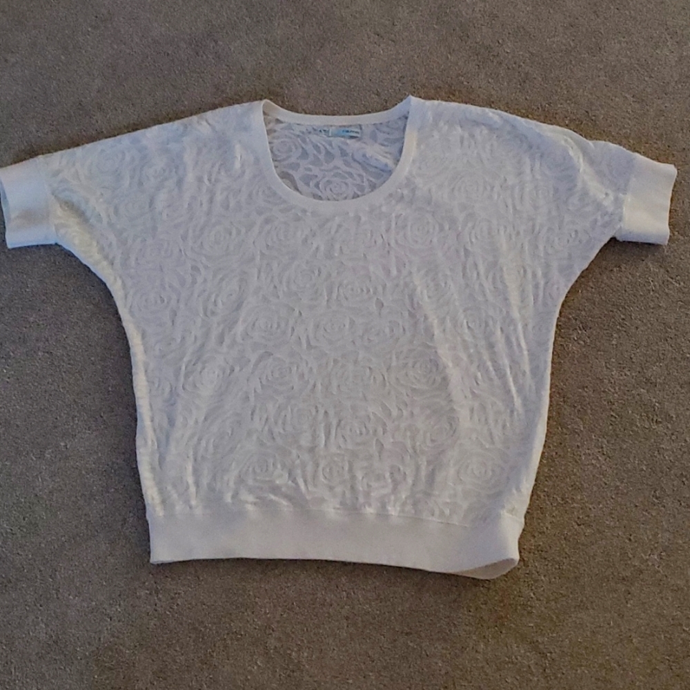 Cream Colored Rose Print Dolman Short Sleeve Shirt Size XL.  Excellent Condition